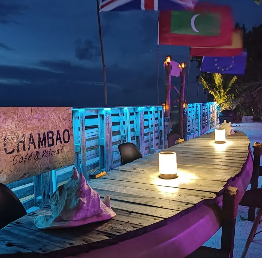 CHAMBAO - Cafe & Retreat, South Male Atoll interior view