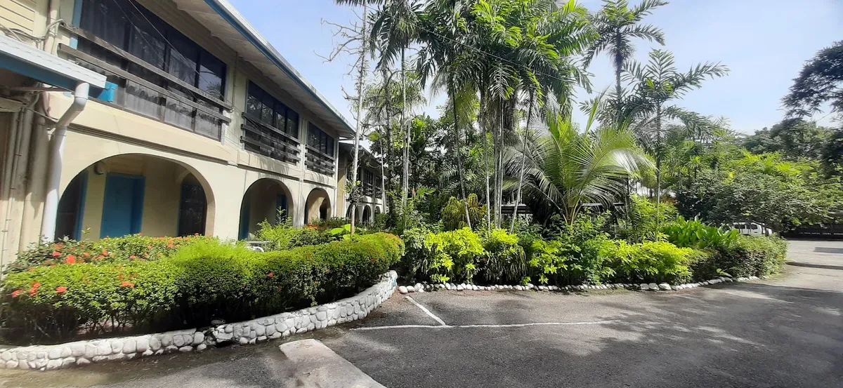 Coastwatchers Hotel, Madang interior view