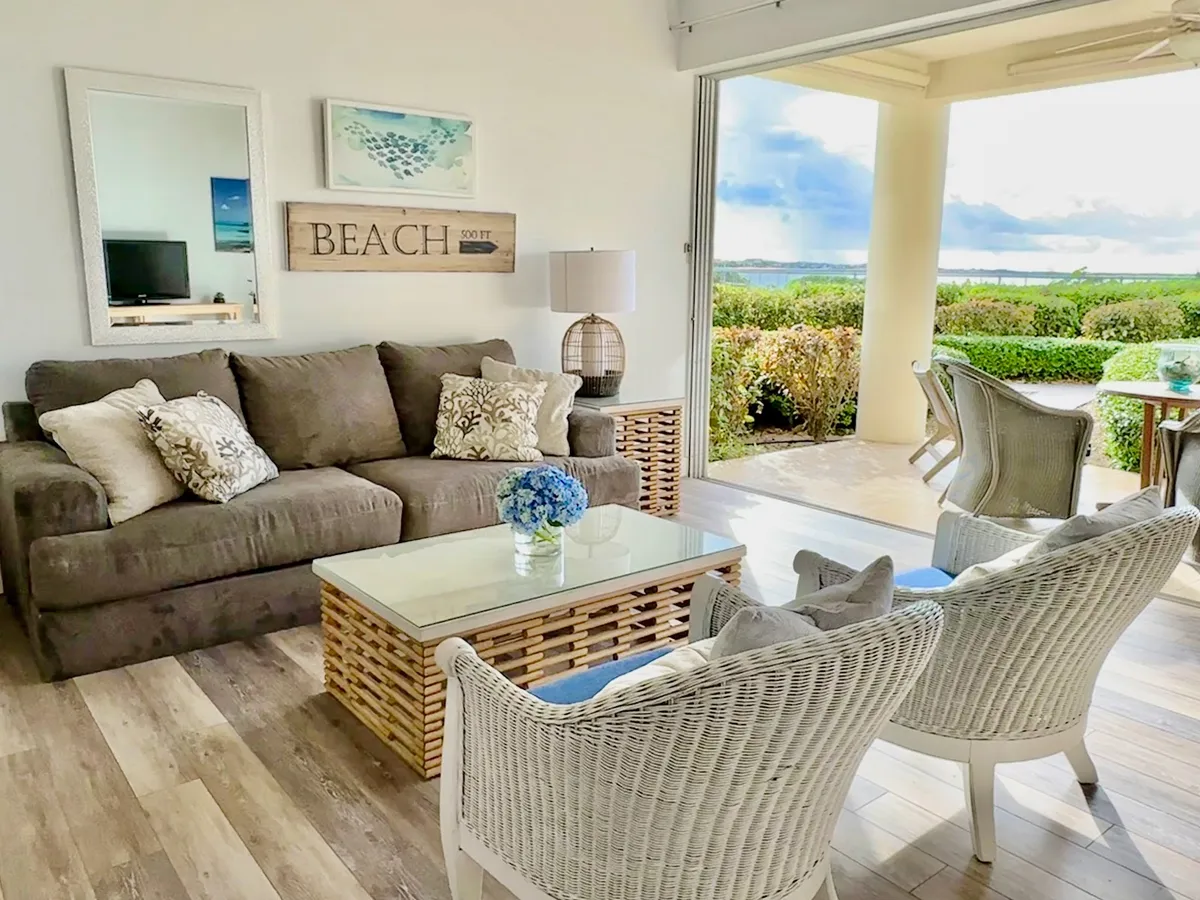 Coral Gardens Resort, Providenciales interior view