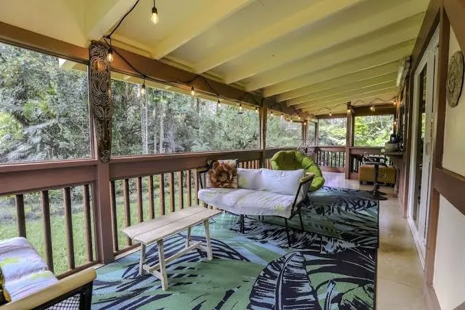 COZY HIDEAWAY IN THE OHIA RAINFOREST LOCATED BELOW VOLCANO NATIONAL PARK, Hawaiian Islands interior view