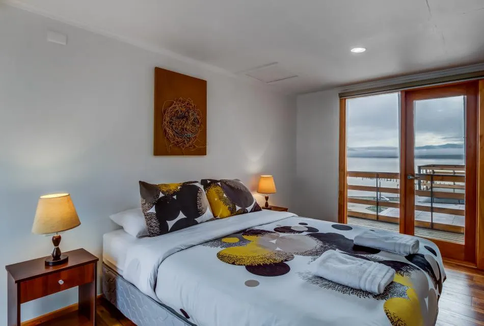 Cumbres Apart, Puerto Natales interior view