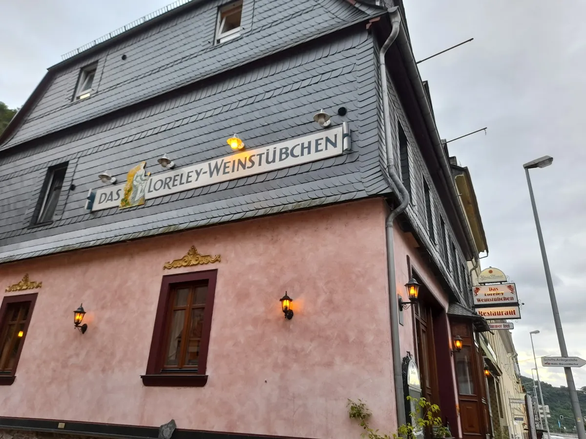 Das Loreley Weinstübchen, Rhine Valley interior view