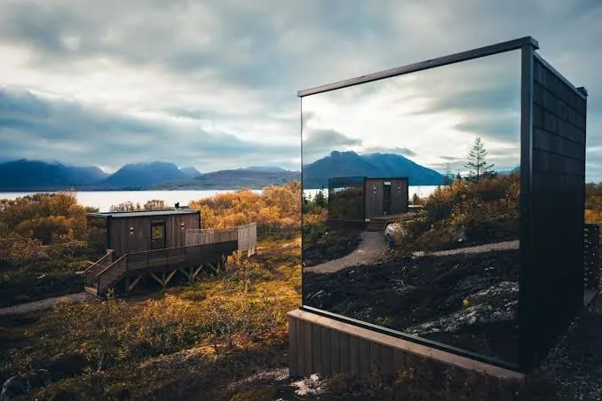 Day & Night Mirror Cabin WonderInn Arctic, Norwegian Fjords interior view