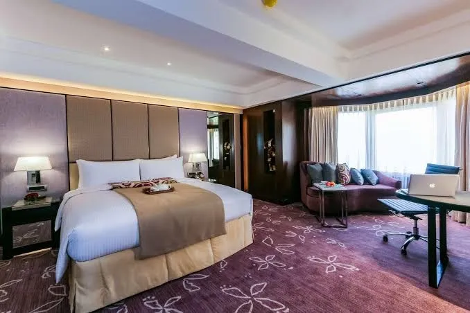 Diamond Hotel Philippines, Manila interior view