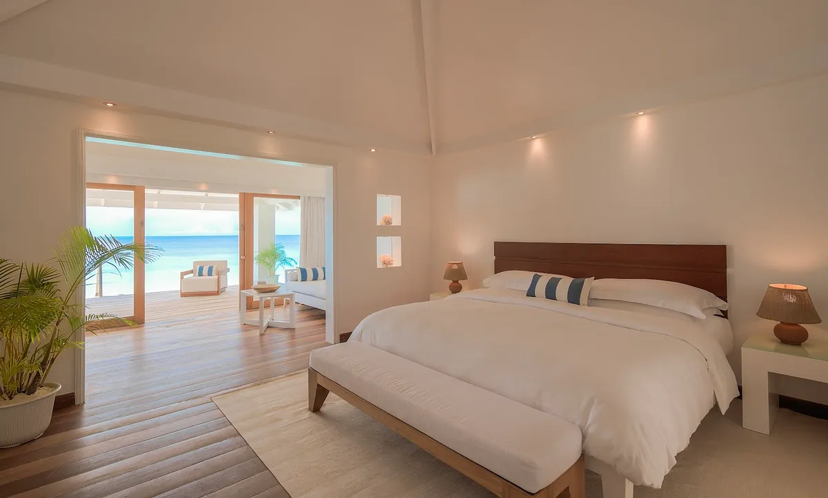 Diamonds Athuruga Maldives, Ari Atoll interior view