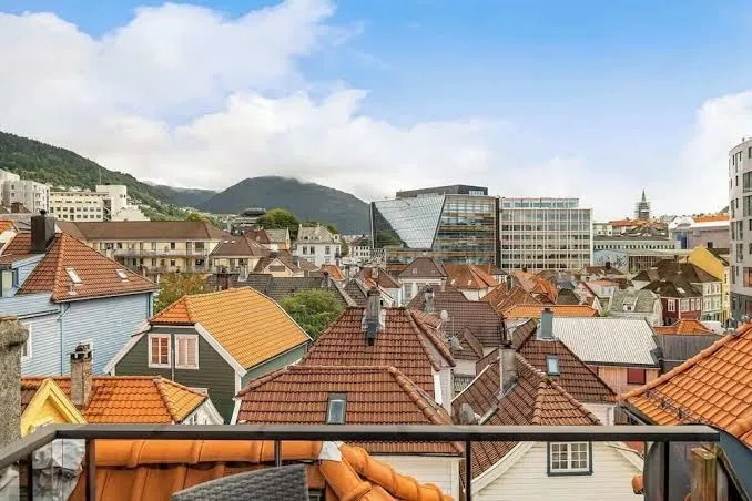 Dinbnb Apartments I Historical Two-Floor Apartment with Rooftop Panorama I 1645 Heritage, Bergen interior view