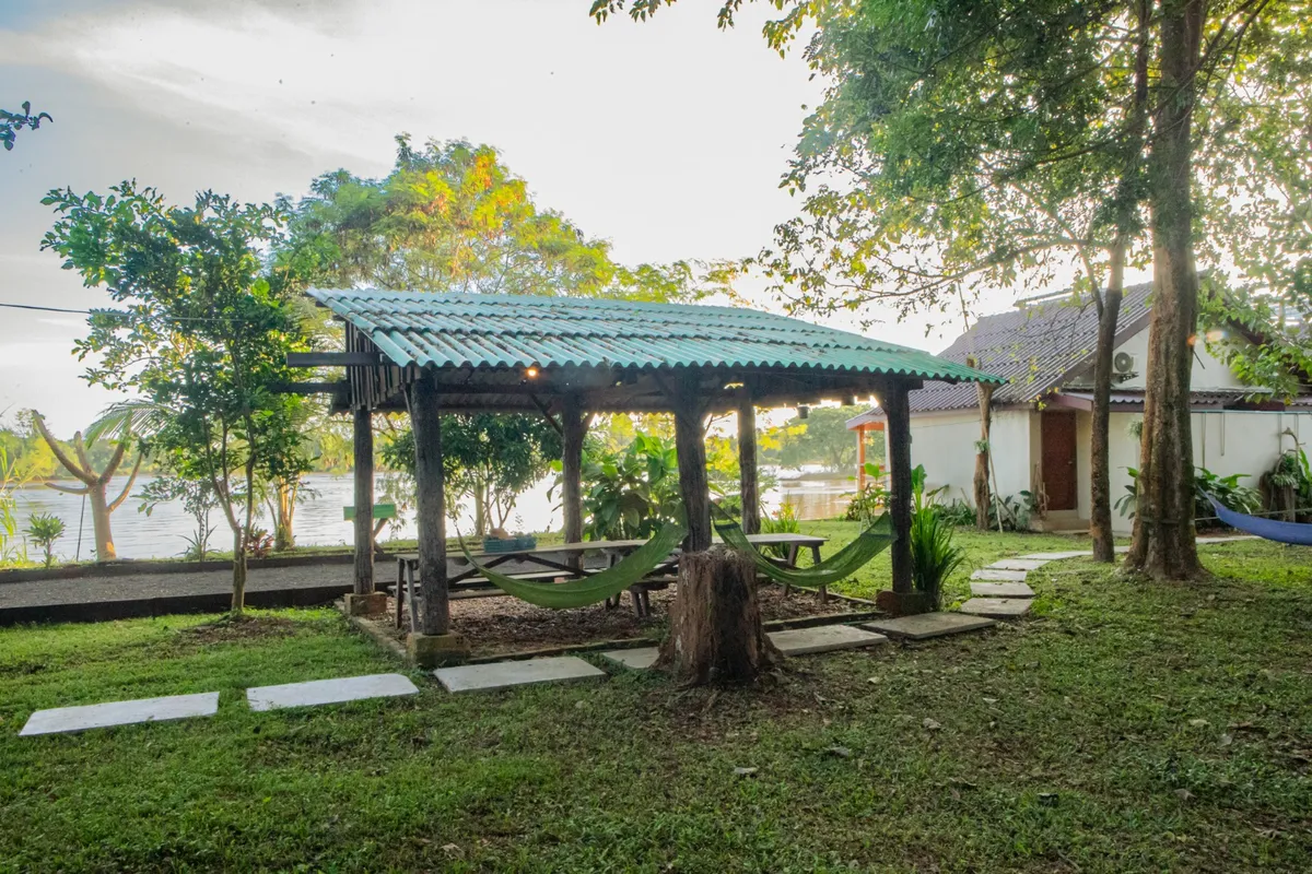 Don Falang Homestay - Private Island & beach, 4000 Islands interior view