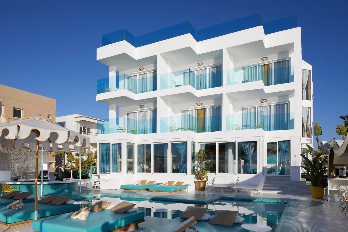Dorado Ibiza, Ibiza interior view