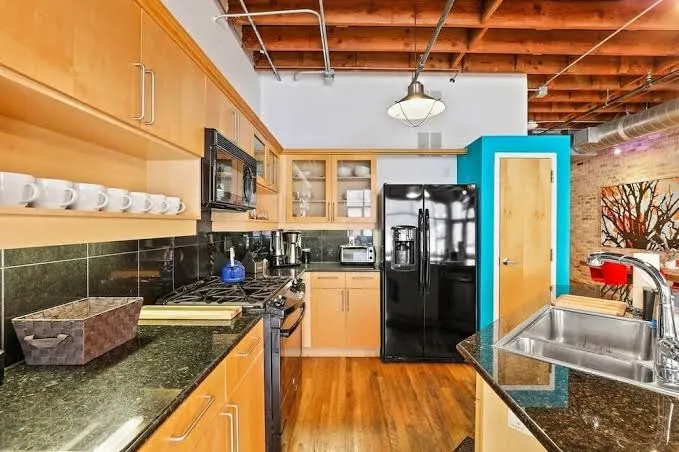 Downtown Condo + Private Rooftop - Walk to 6th St, Austin interior view
