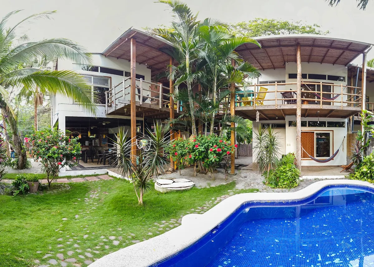 Eco Del Mar, El Tunco interior view