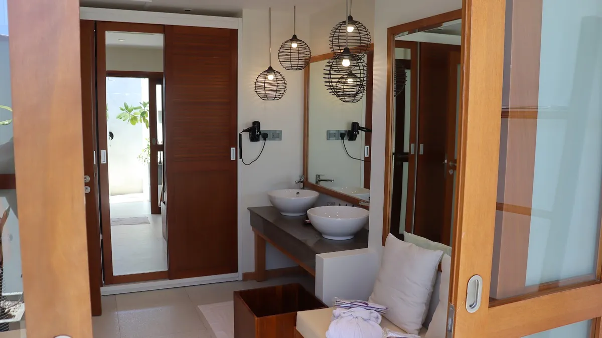 Ellaidhoo Maldives by Cinnamon, Ari Atoll interior view