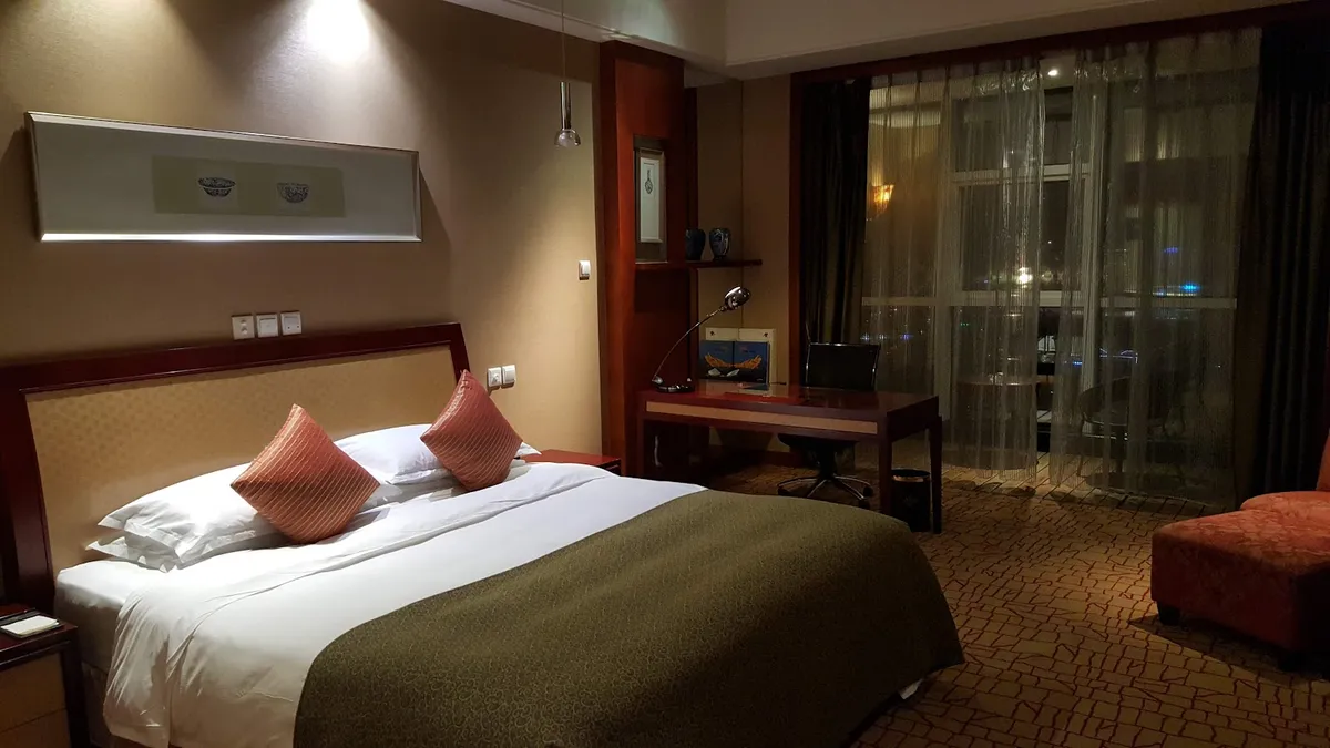 Empark Grand Hotel, Kunming interior view