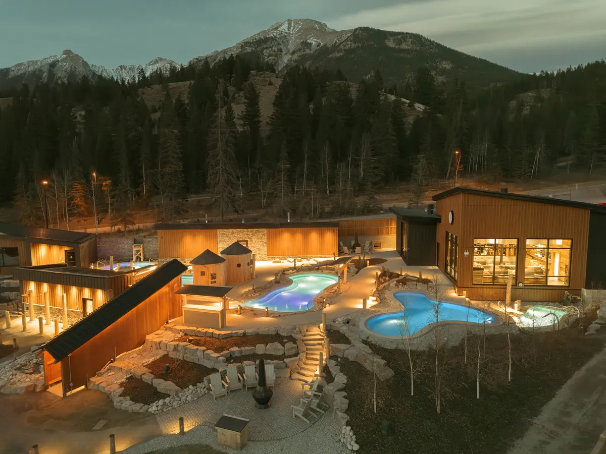 Everwild Canmore - Nordic Spa & Hotel, Banff interior view