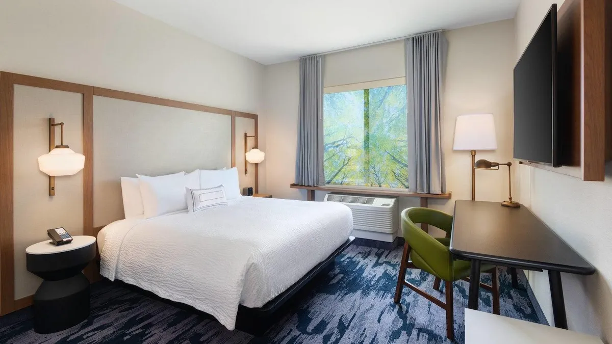 Fairfield by Marriott Inn & Suites Lexington East/I-75, George Town interior view