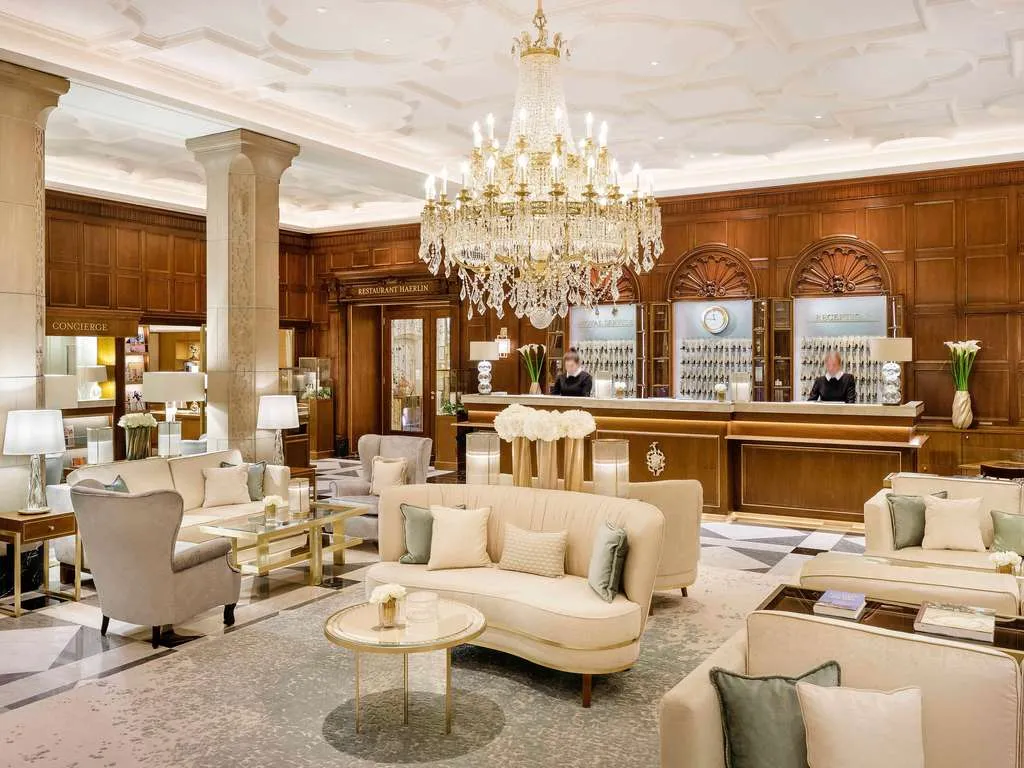 Fairmont Hotel Vier Jahreszeiten, Hamburg interior view