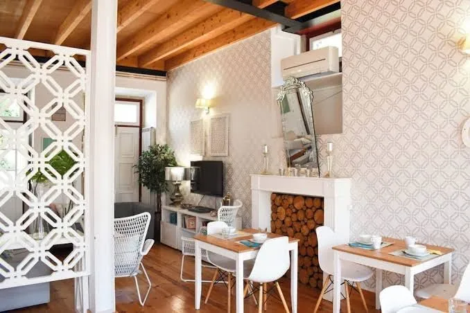 Five Senses Hostel, Coimbra interior view