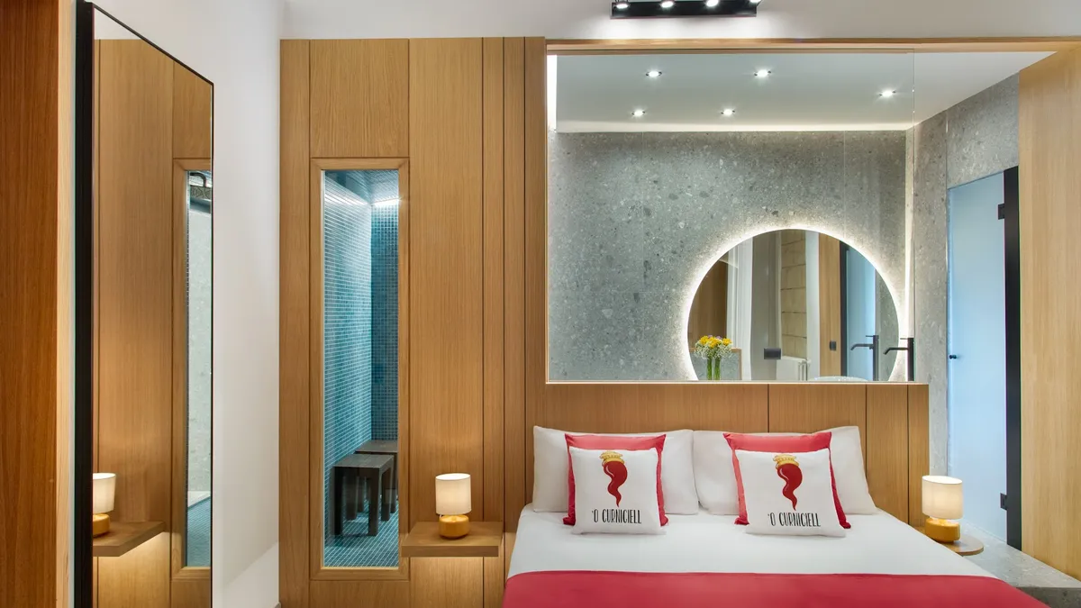 Fortunella Suites Luxury, Naples interior view