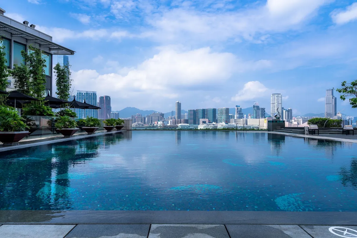 Four Seasons Hotel Hong Kong, Central interior view