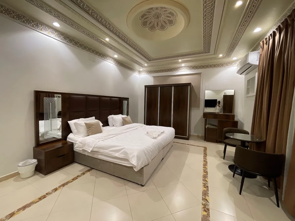 FRIDAY Suites, Alula interior view