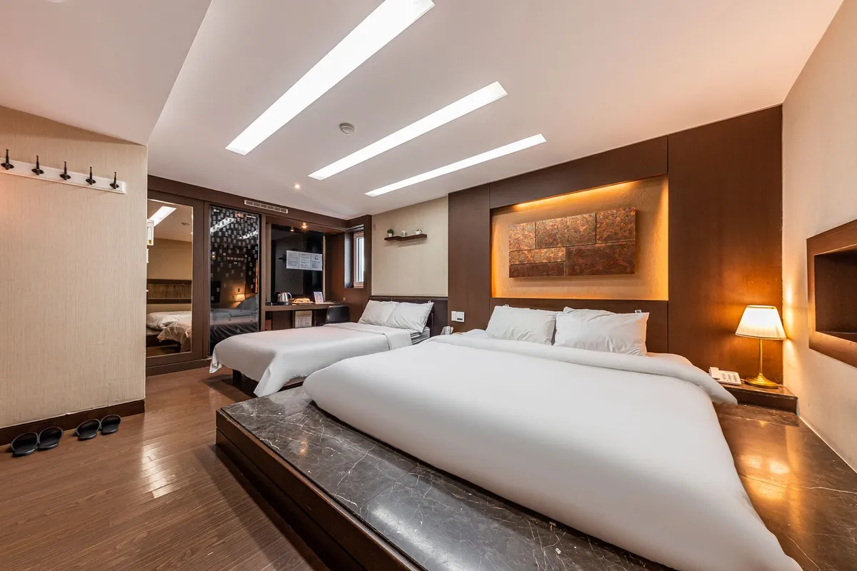 Friendly DH Naissance Hotel, Seoul interior view