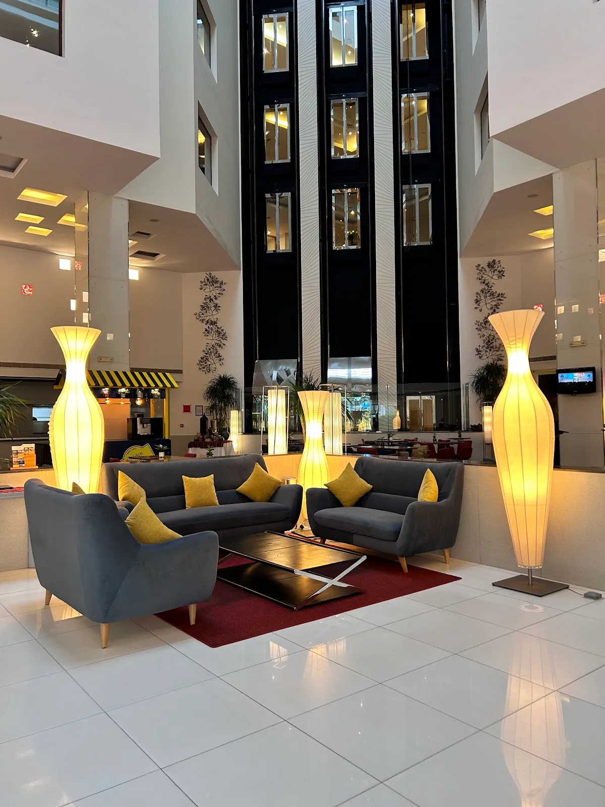 Golden Tulip Muscat, Muscat interior view