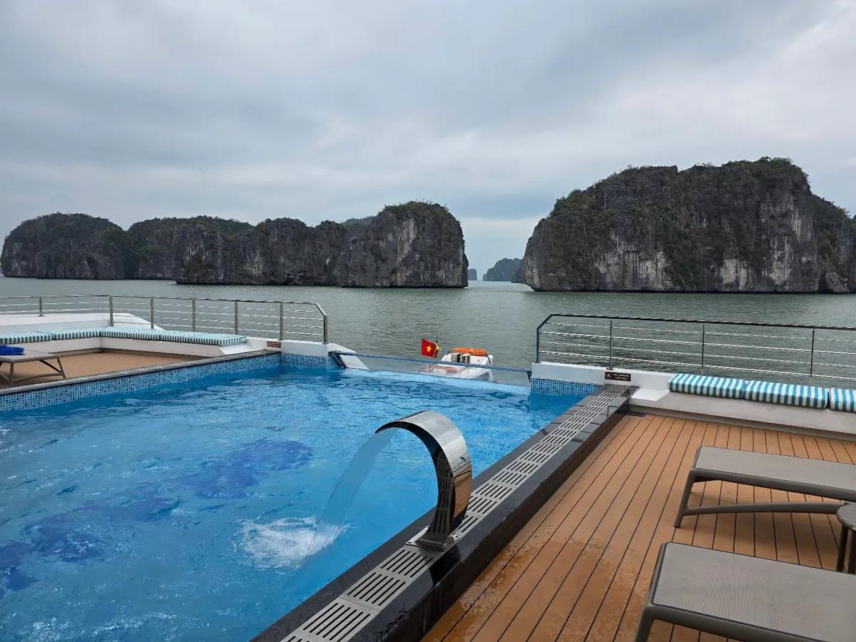 Grand Pioneers Halong Bay Cruise, Ha Long Bay interior view