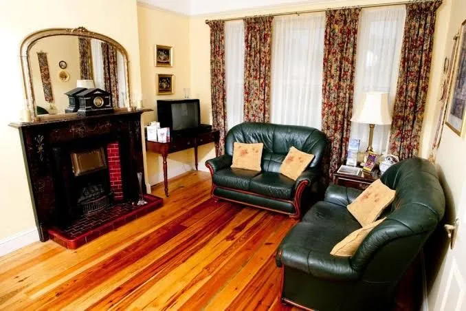 Griffin Lodge Guesthouse - Double Room, Galway interior view