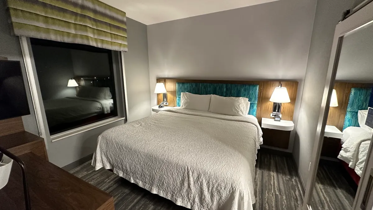 Hampton Inn & Suites Ottawa West, Ottawa interior view