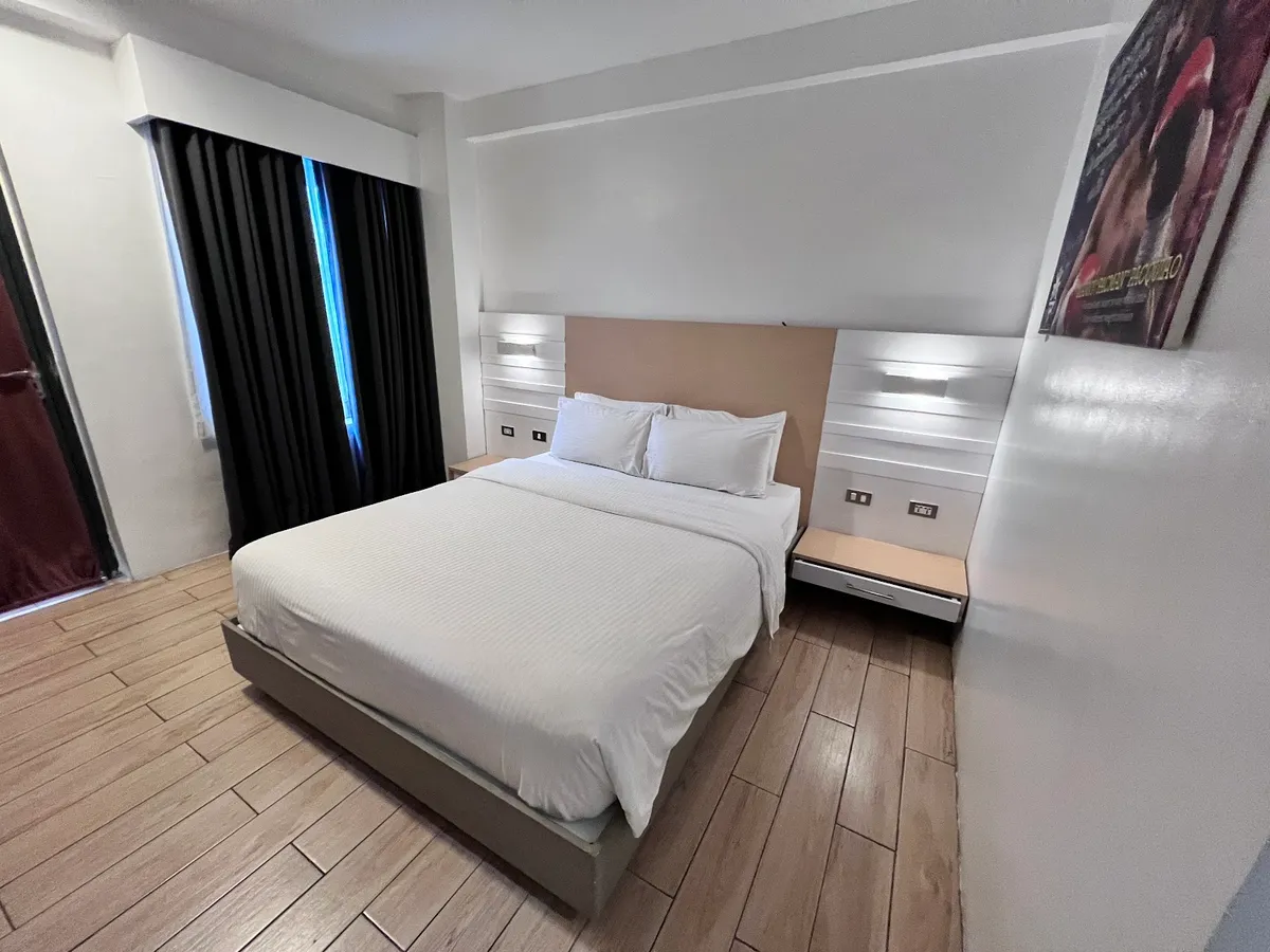 Heroes Hotel, Manila interior view