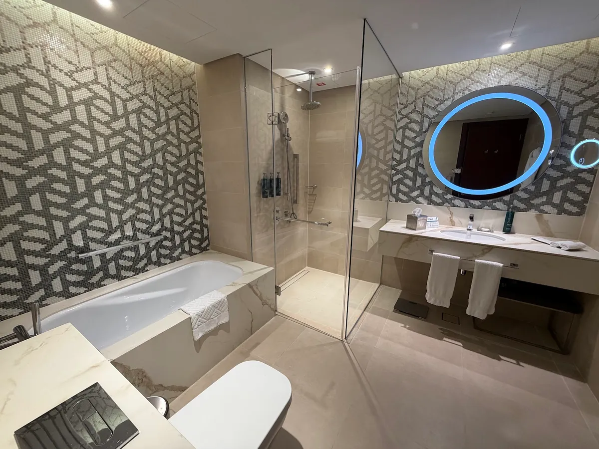 Hilton Doha The Pearl, Lusail interior view