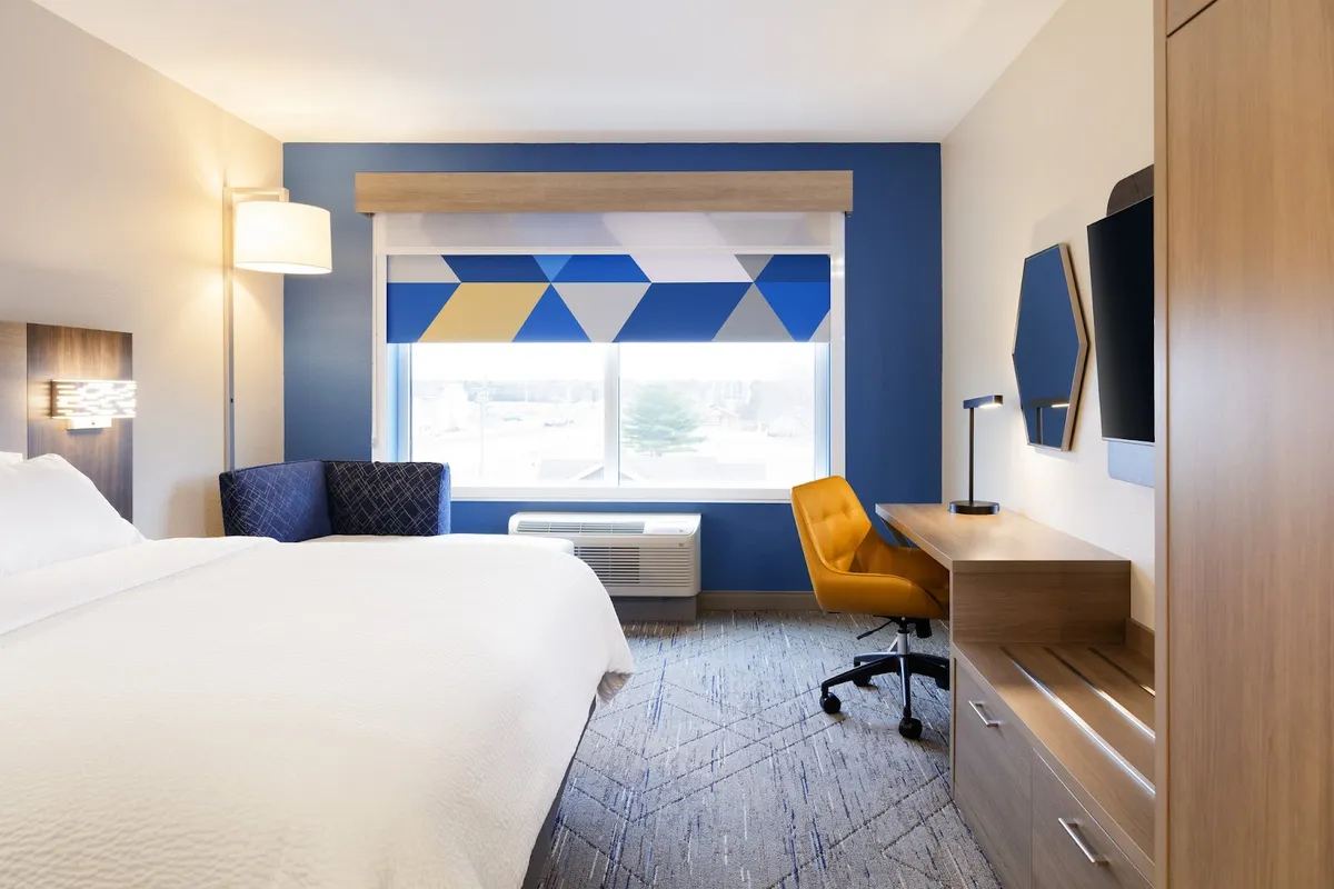 Holiday Inn Express & Suites Chicago North Shore - Niles by IHG, Chicago interior view