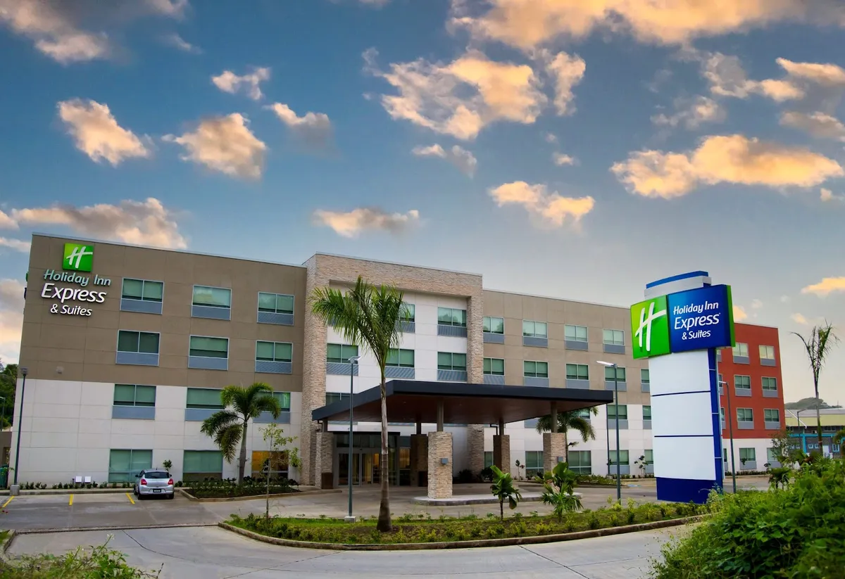 Holiday Inn Express & Suites St. Vincent - Grenadines by IHG, Kingstown interior view
