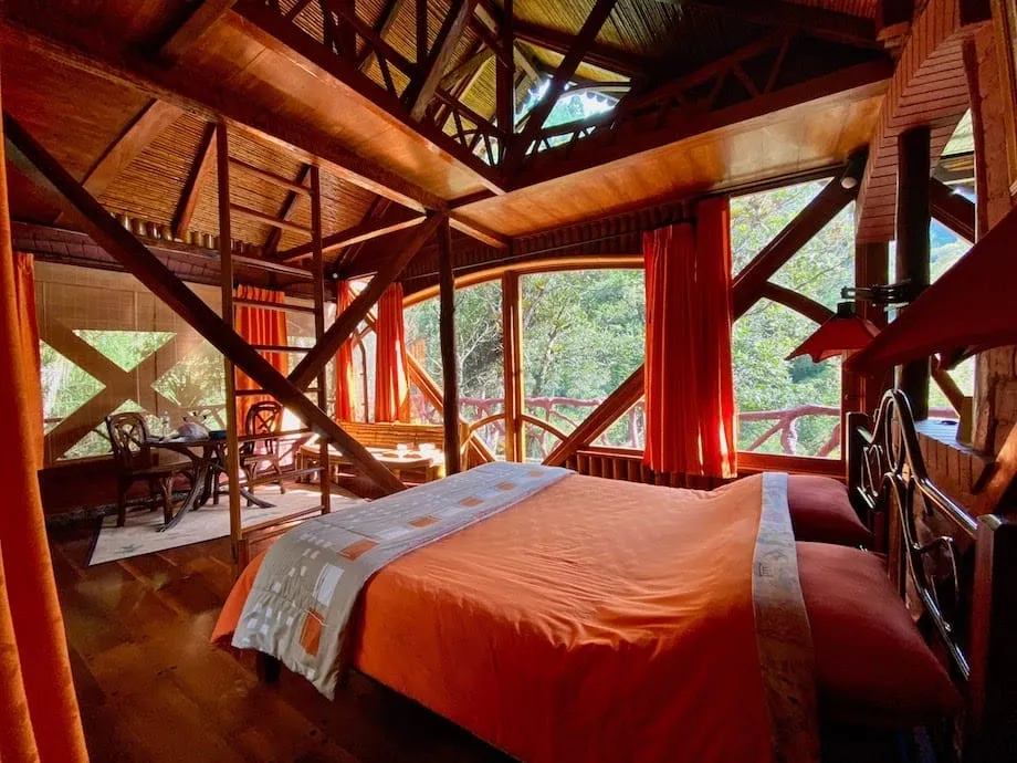 Hosteria Finca Chamanapamba, Banos interior view