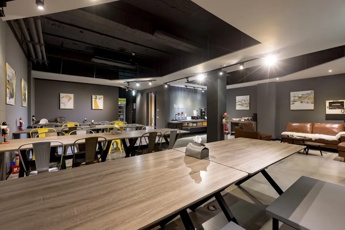 Hotel Brown Zhongzheng, Tainan interior view