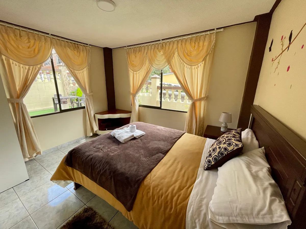 Hotel Casa Santa Lucía, Banos interior view