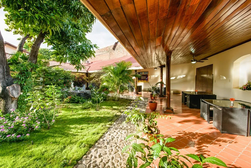Hotel Flor de Sarta, Leon interior view