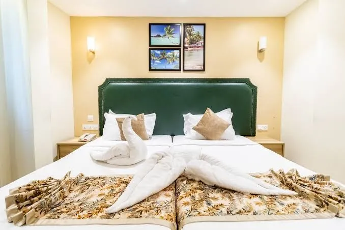 Hotel Flora Male, Male interior view
