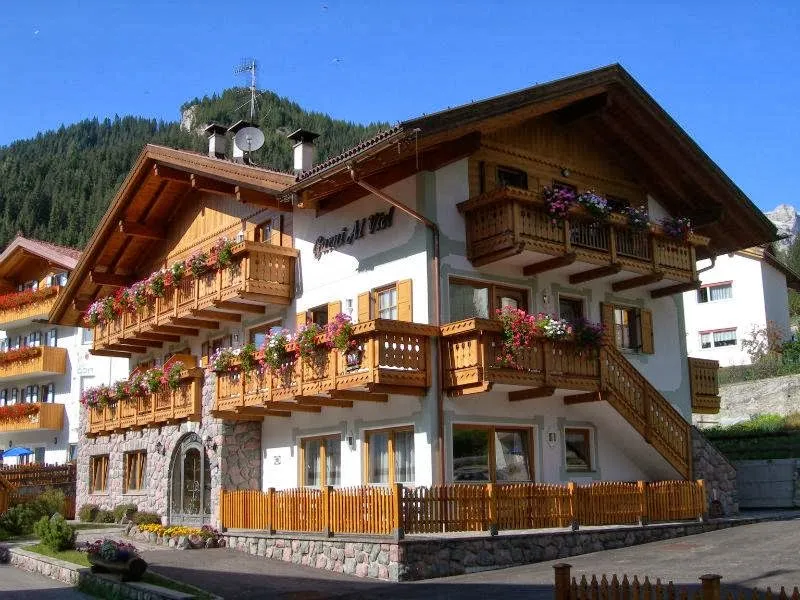 Hotel Garni Al Viel, Dolomites interior view