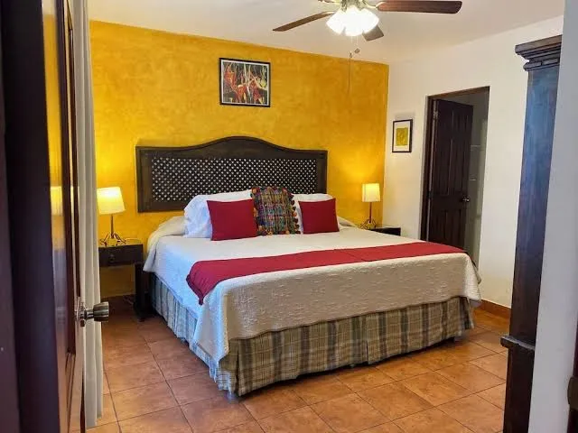 Hotel La Galeria, Antigua Guatemala interior view