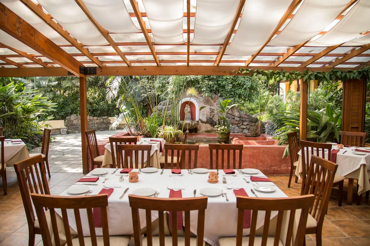 Hotel Las Farolas, Antigua Guatemala interior view