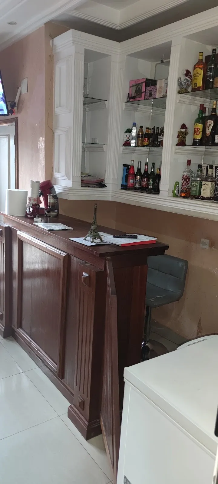 HOTEL LE PARISIEN, Brazzaville interior view