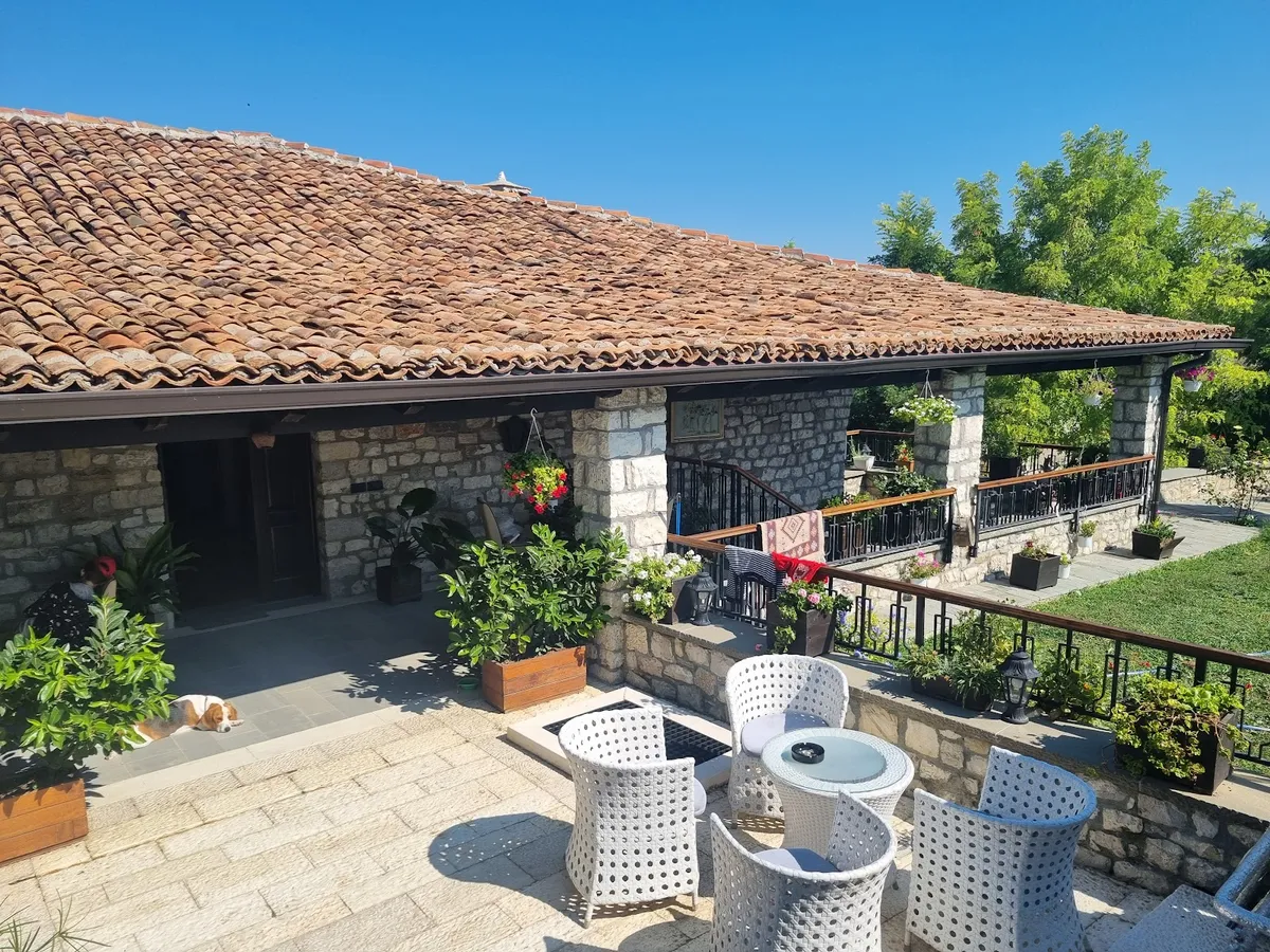 Hotel Oda Tomori, Berat interior view