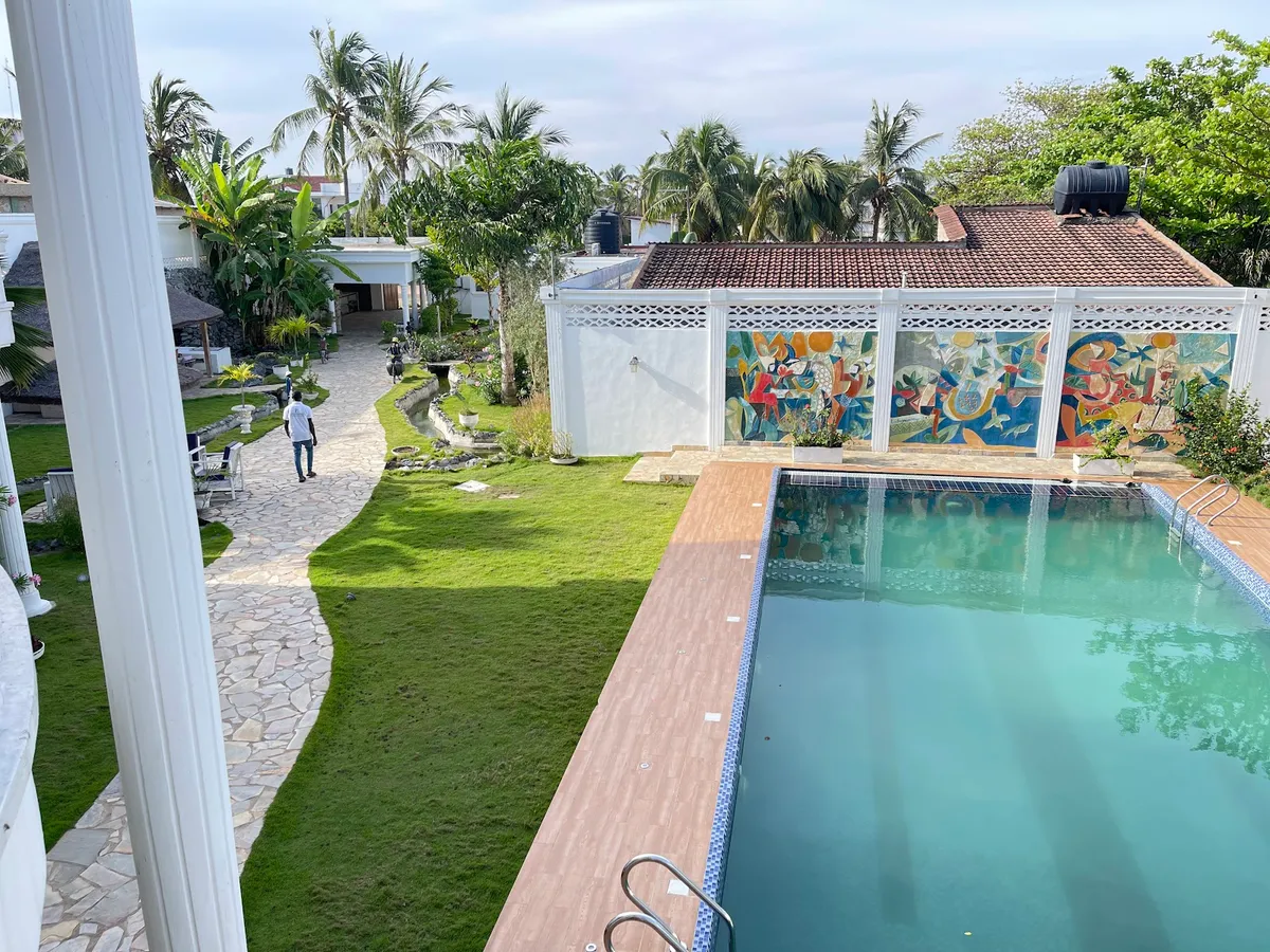 Hôtel Petit Brussel, Lome interior view