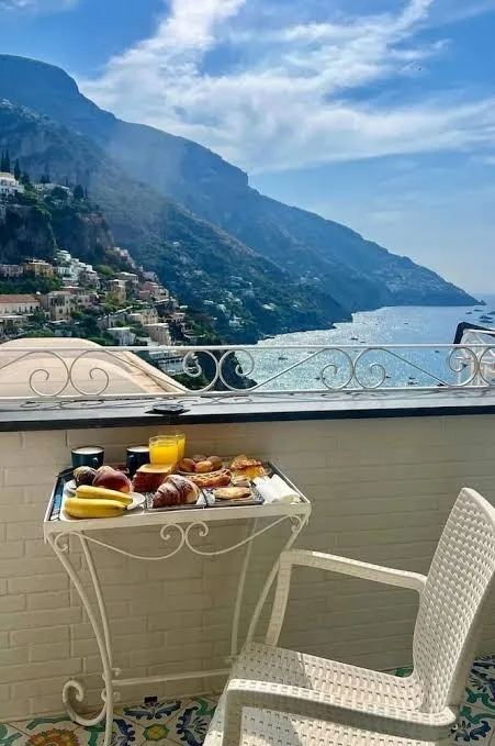 Hotel Reginella, Positano interior view