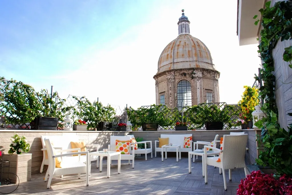 Hotel San Pietro, Naples interior view
