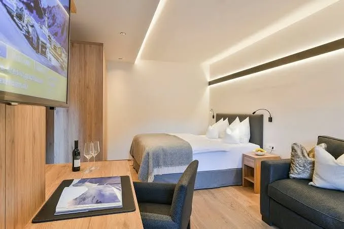 Hotel Sonnblick, Lech interior view