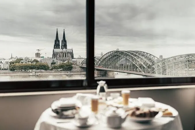 Hyatt Regency Cologne, Cologne interior view