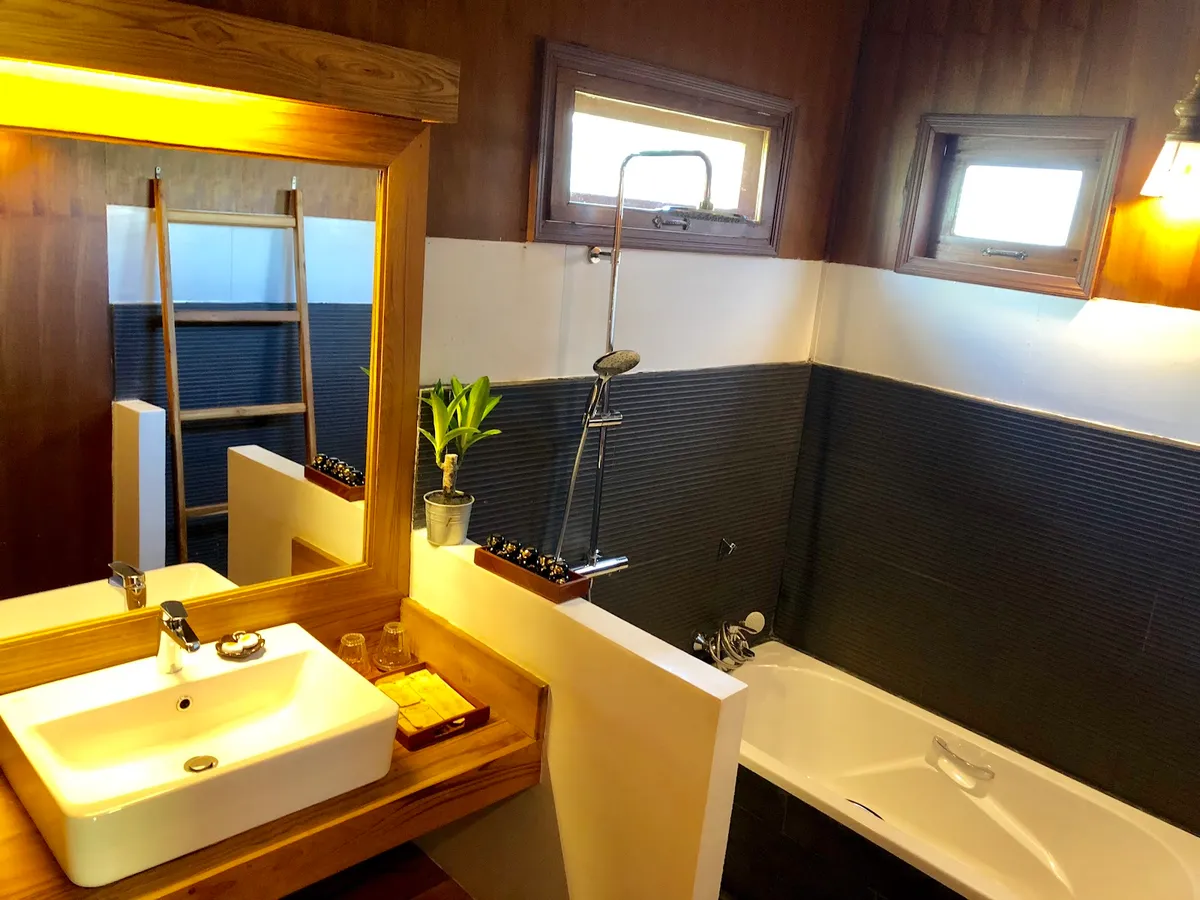 Inle Cottage Boutique Hotel, Inle Lake interior view