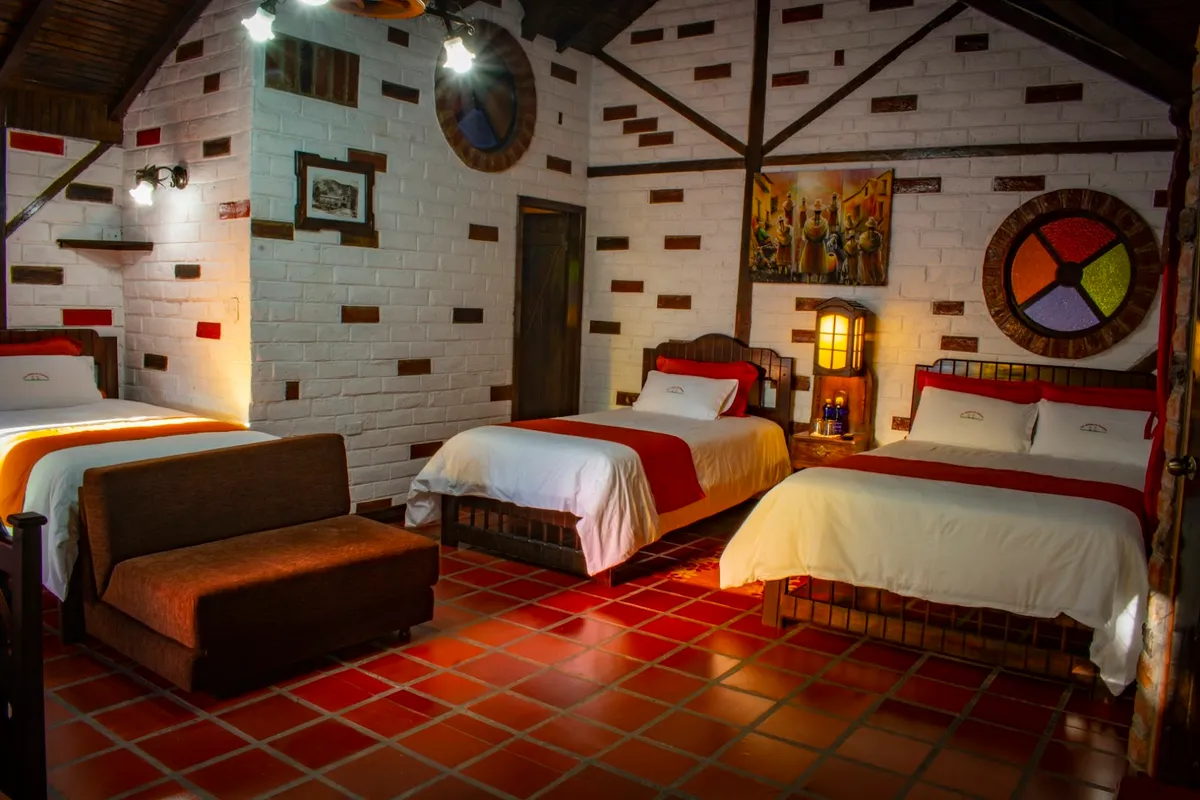 Jardines De Chamana, Banos interior view