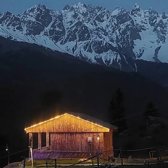 Khana Badosh resort, Swat Valley interior view
